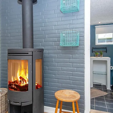 6 Person In Hejls-by Traum