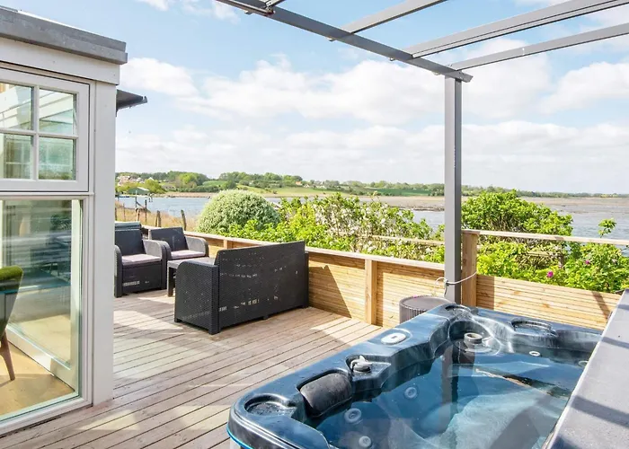 6 Person In Hejls-by Traum *